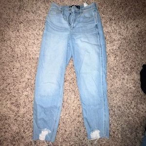 Hollister Mom jeans!